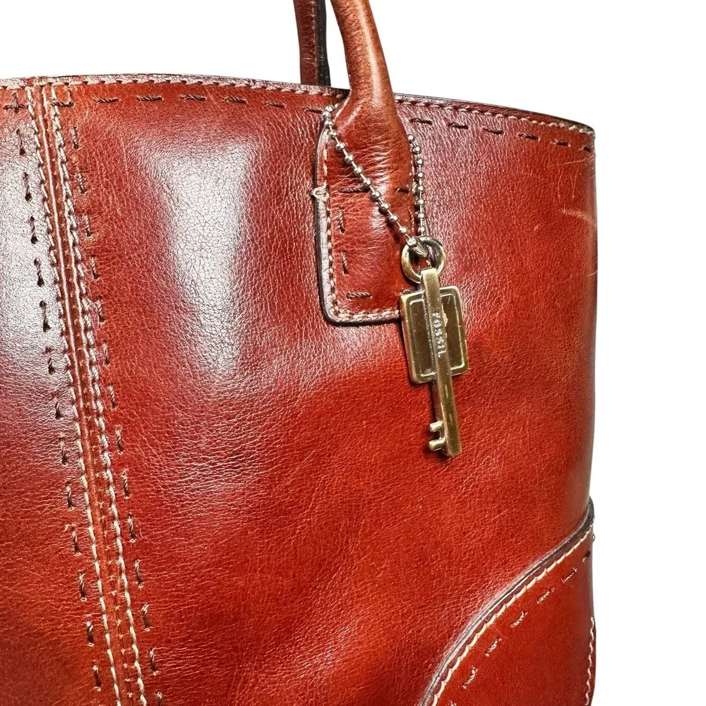 Vintage Fossil Cognac Leather Satchel Double Handle Bag Classic Y2K Key Charm - Picture 4 of 15